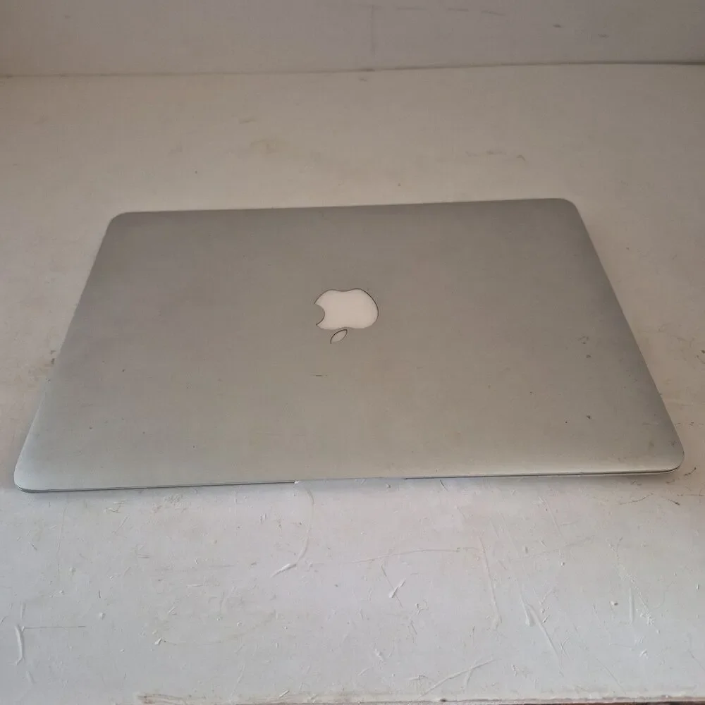 lot of 3 apple macbook air (Models: A1466, A1369, A1465)